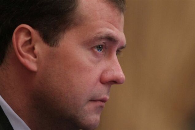 Медведєв - Азарову: не хочете платити рублями - готуйте юані