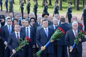 Янукович посетил Бабий Яр