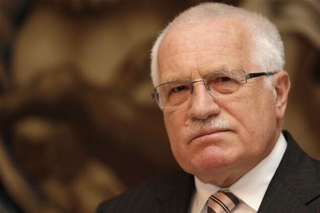 Президента Чехии госпитализировали после имитации покушения