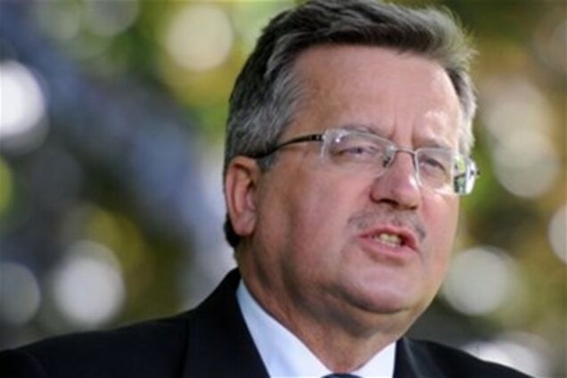 Президент Польщі літає рейсовими літаками: немає грошей на власний