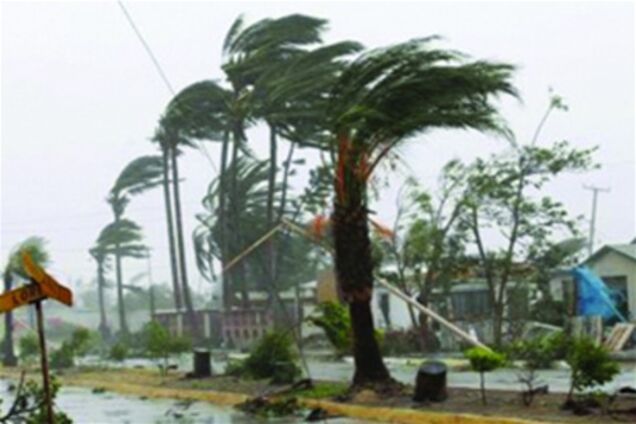 У Японії через тайфун евакуйовано чотири тисячі людей. Відео