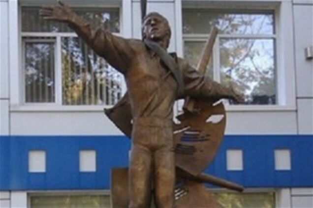 В Одесі відкрили пам'ятник Висоцькому