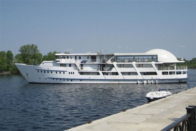 На Днепре горел теплоход