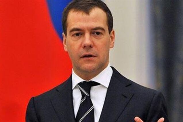 Медведев приказал русскому языку наступать