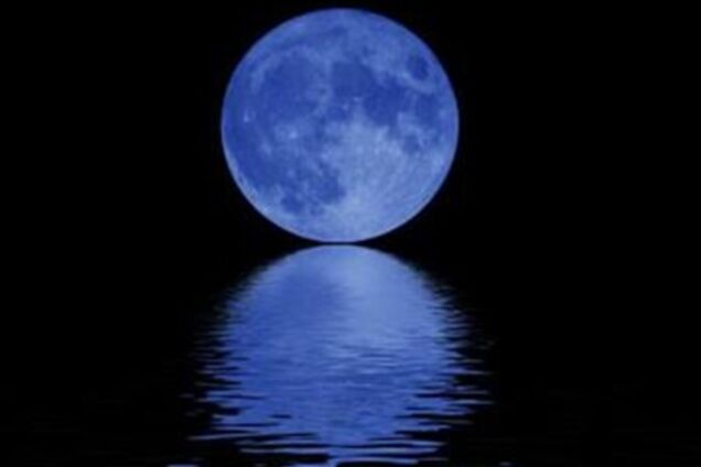 Над Землей взошла 'голубая Луна': трансляция уникального явления