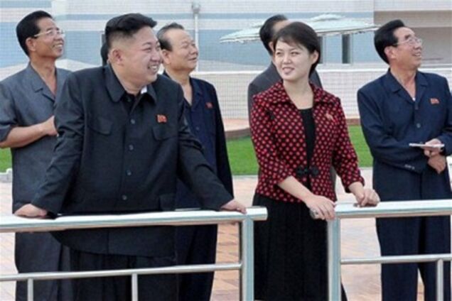 Наряд супруги лидера КНДР вызвал сенсацию на Западе