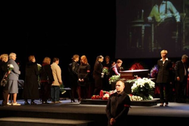 Попрощатися з Ігорем Квашею прийшли тисячі людей