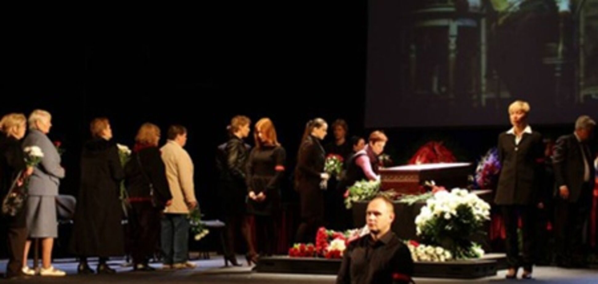 Попрощатися з Ігорем Квашею прийшли тисячі людей