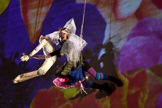 Вертикальне шоу 'Cosmogonia'