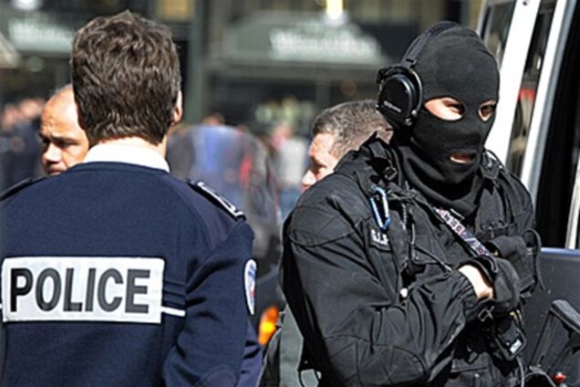 У Франції знайшли чотири трупи і вмираючу дівчинку