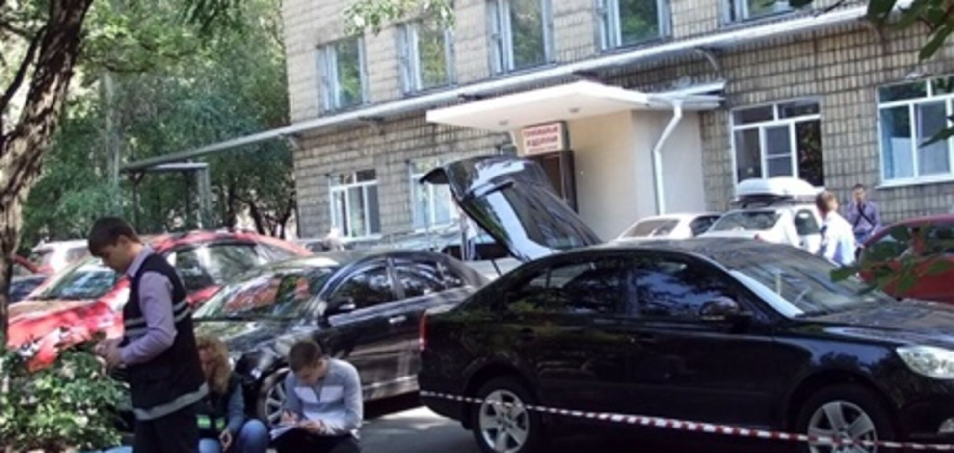 У Донецьку чоловік відкрив стрілянину біля лікарні