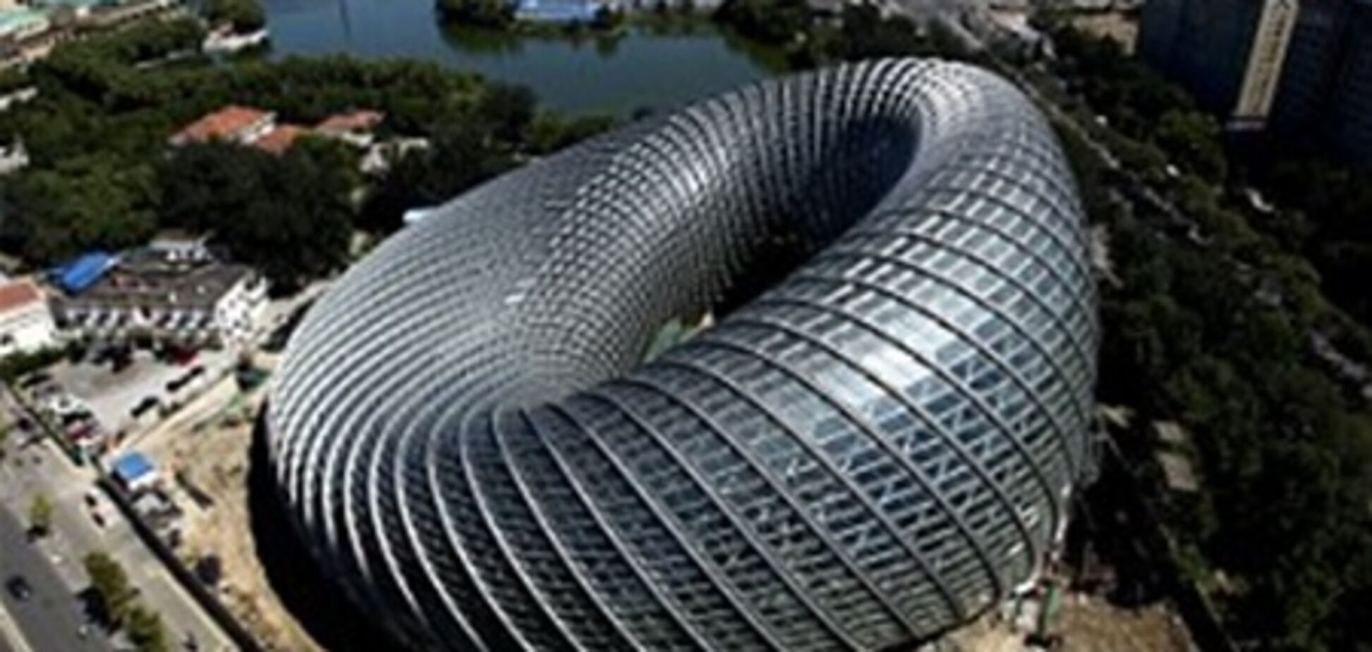 Архітектурні новинки Китаю нагадують гігантські штани і пудинг