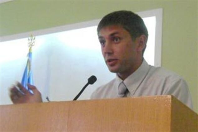 Бютівець зламав щелепу соратнику, щоб 'не шкірив зуби' під час гімну