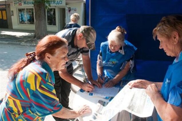 Почти 250 тысяч крымчан подписались за русский язык