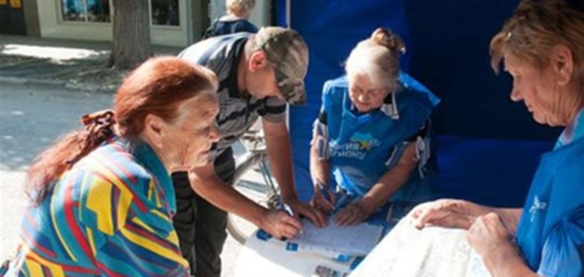 Почти 250 тысяч крымчан подписались за русский язык