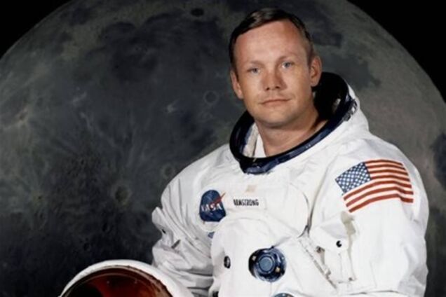 Ніла Армстронга поховають у морі