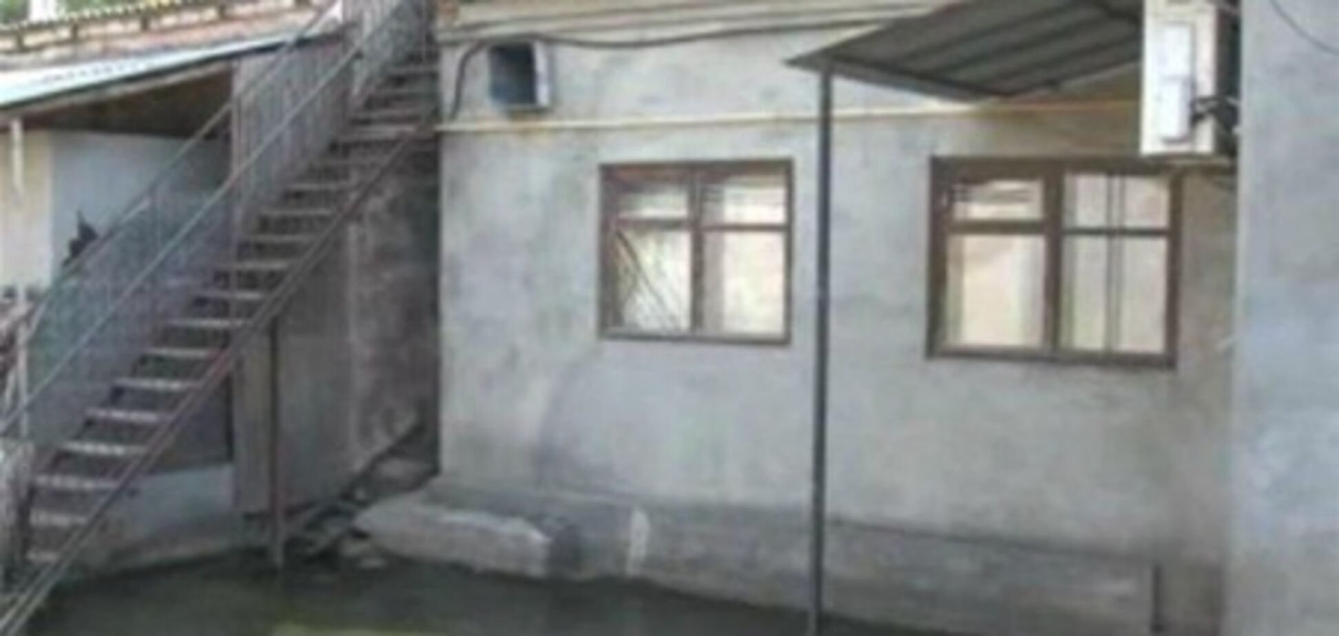 В Одесі десятки будинків залило фекаліями