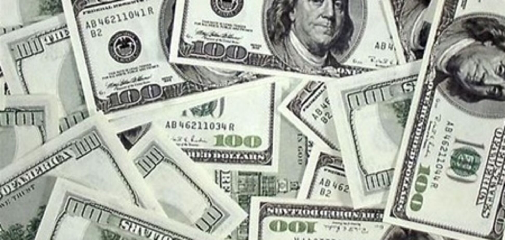 Азаров уверил, что валюты хватит на всех