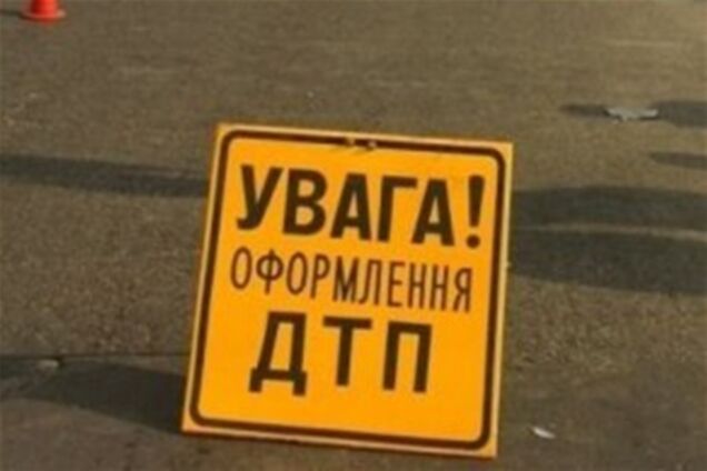 Четыре человека погибли в результате лобового столкновения легковушек на Ровенщине