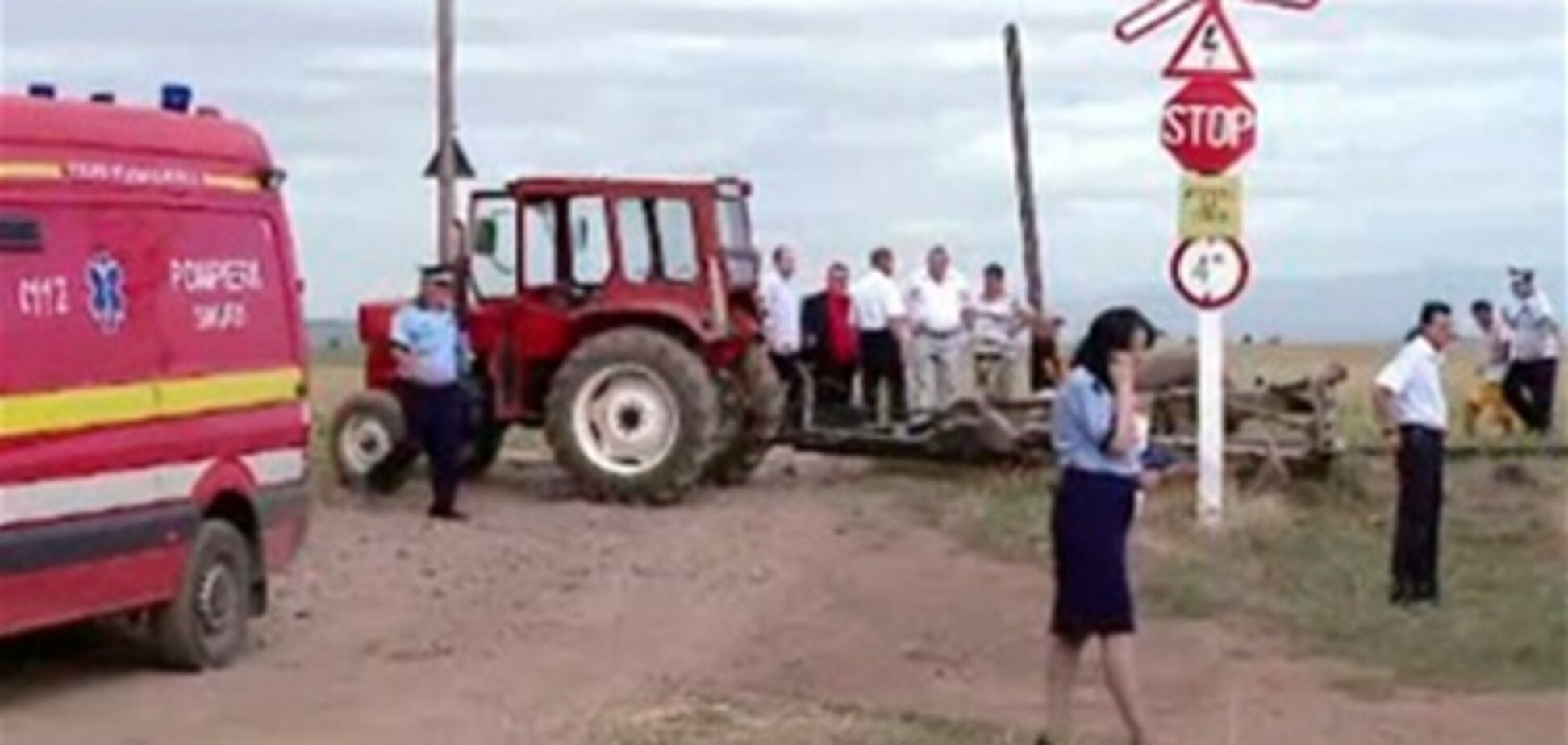 В Румынии поезд врезался в трактор: погибли 7 человек. Видео