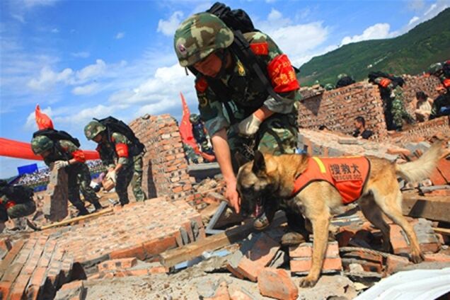 Число жертв двух землетрясений в Китае достигло 80 человек