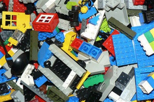 Найвища в світі башта з кубиків Lego зведена в Празі