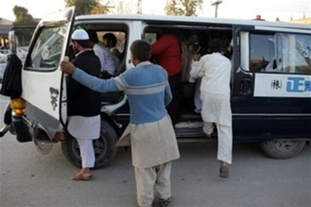 Неизвестные в Пакистане расстреляли пять учительниц и двух врачей