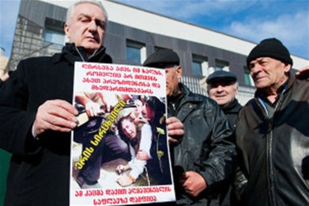 Миллион грузин подписались за отставку Саакашвили