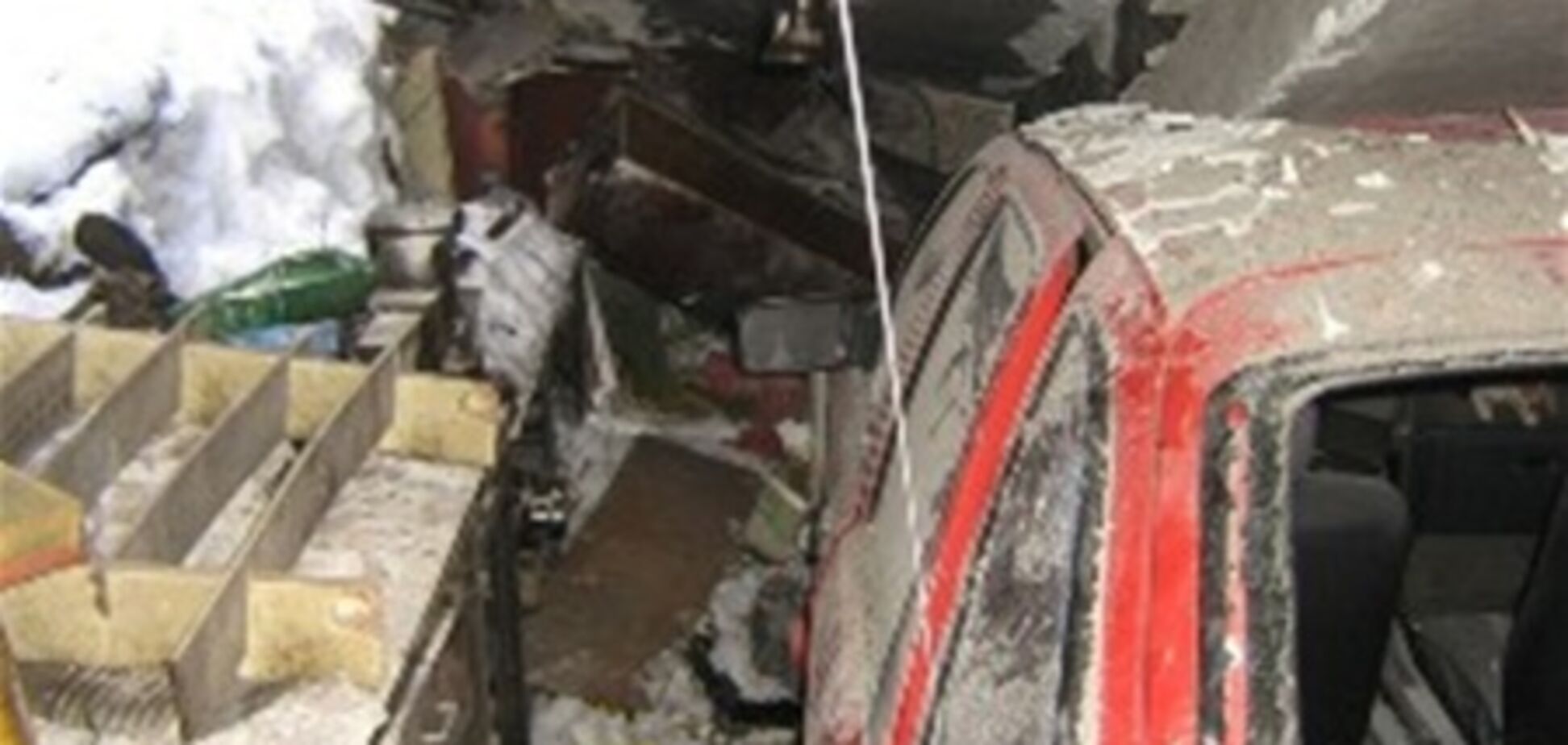 У гаражі Макіївки вибухнув газ: постраждали чоловік і три автомобілі