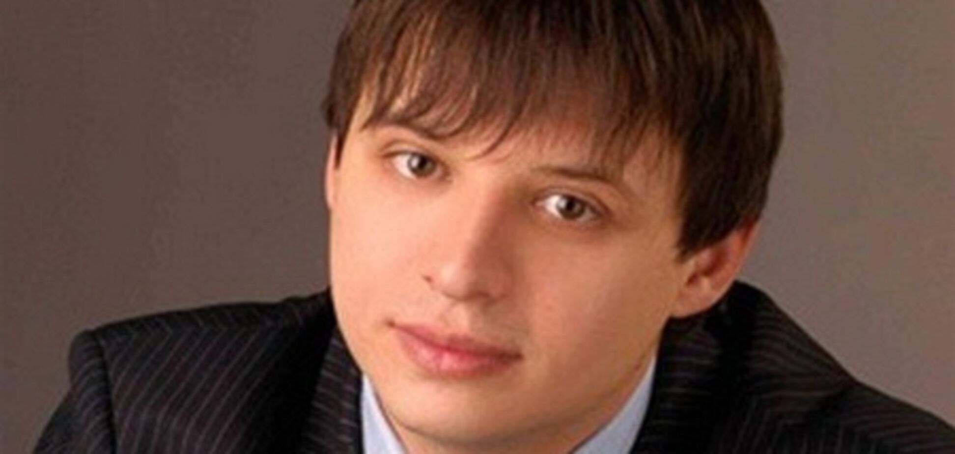 Регіонал на засіданні ВР замовляв елітні номери. Фото