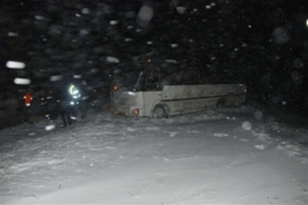 'Киев - Чоп' снова стоит в пробке из-за снега – ГАИ