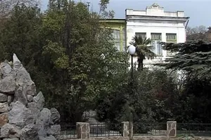 СМИ: Медведчук закрыл доступ к морю больным детям