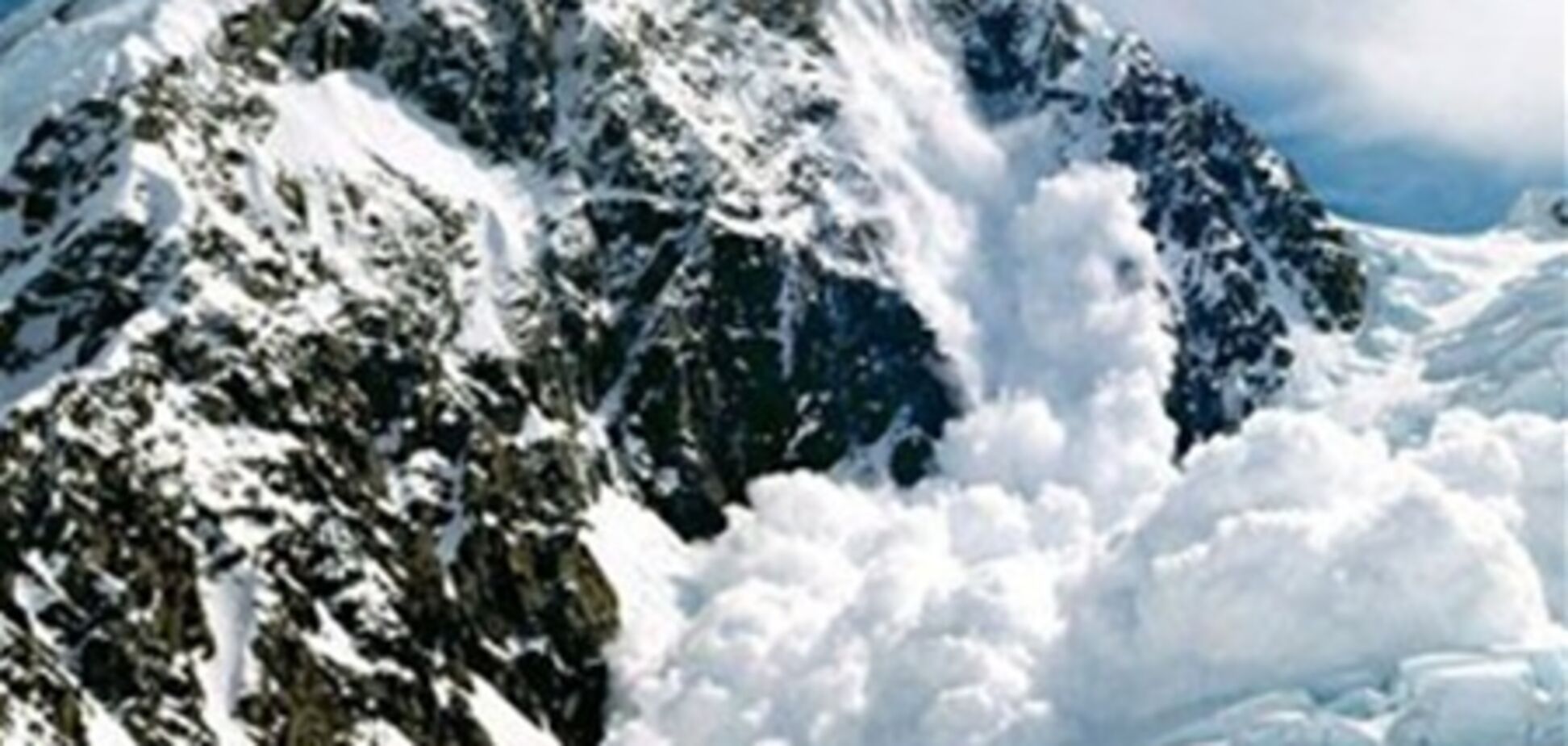 Найден один из двух из туристов, попавших под лавину