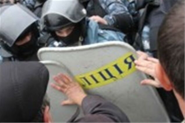 В Черновцах активисты 'Свободы' подрались с милицией