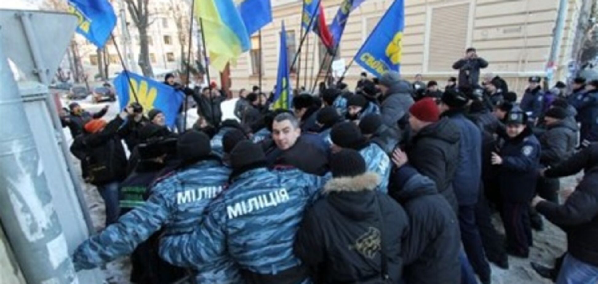 После митинга в Черновцах милиционер угодил в больницу