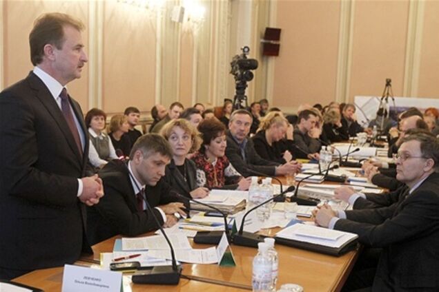 Попов инициирует слушания по Гостиному двору