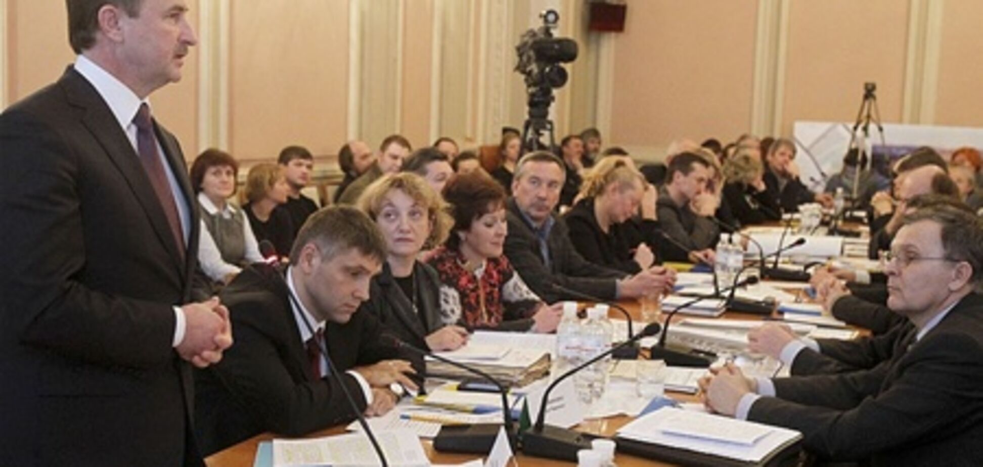 Попов инициирует слушания по Гостиному двору