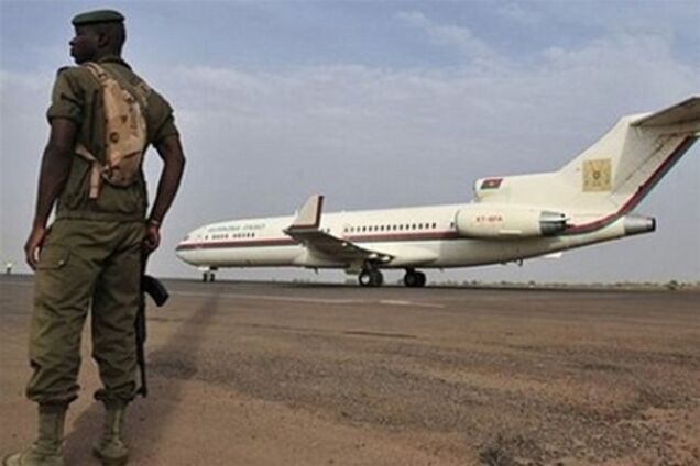 Жители Мали бегут от французских войск - 'Врачи без границ'