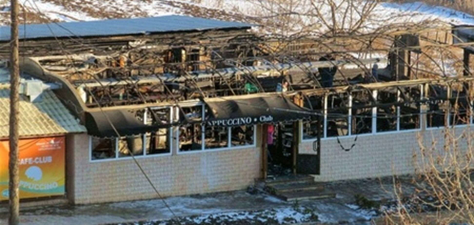 На Одещині загорілося кафе з десятками відвідувачів