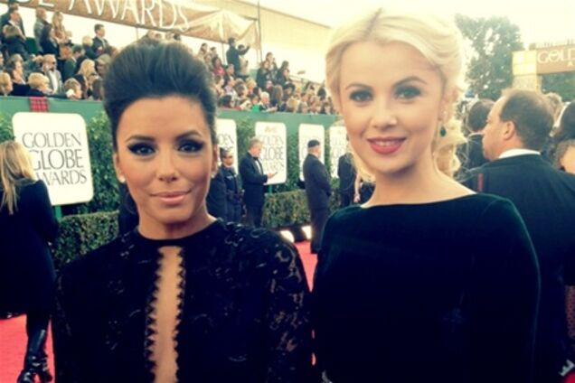 Лонгория одобрила наряд Ньютон на 'Золотом глобусе'. Фото