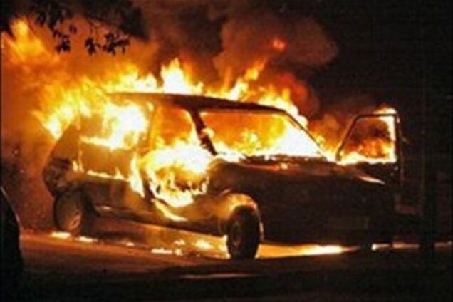 В столице сгорела иномарка без номеров