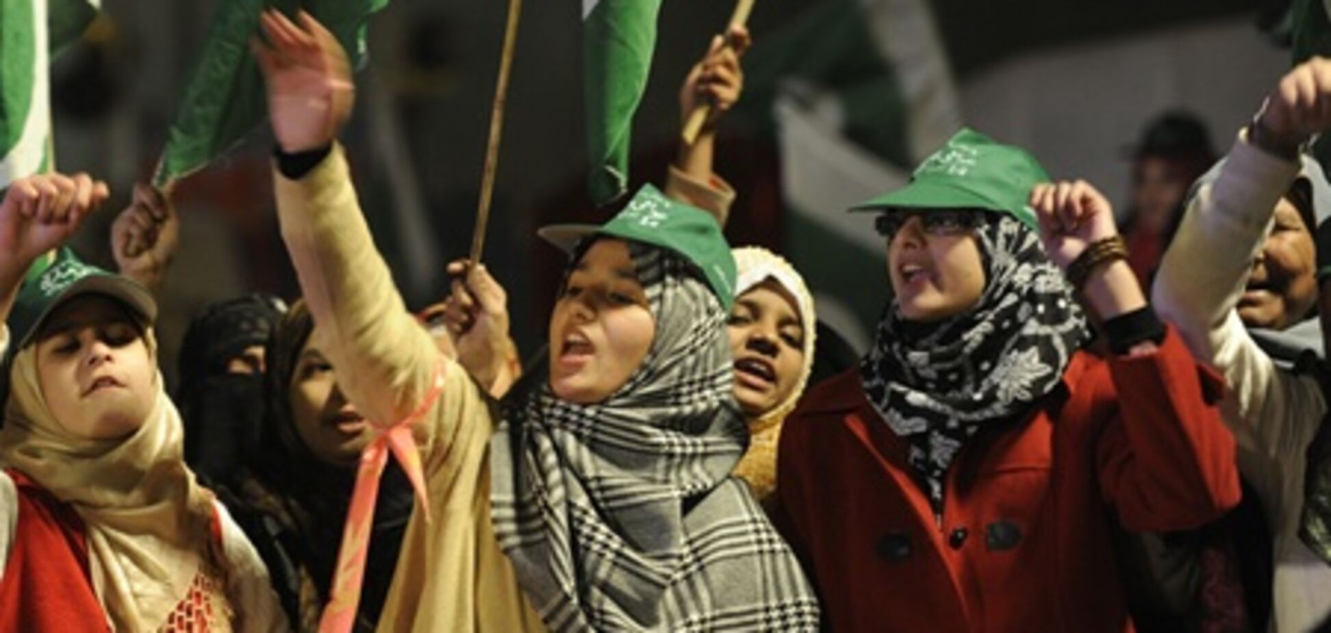 Верховный суд Пакистана выдал ордер на арест премьера