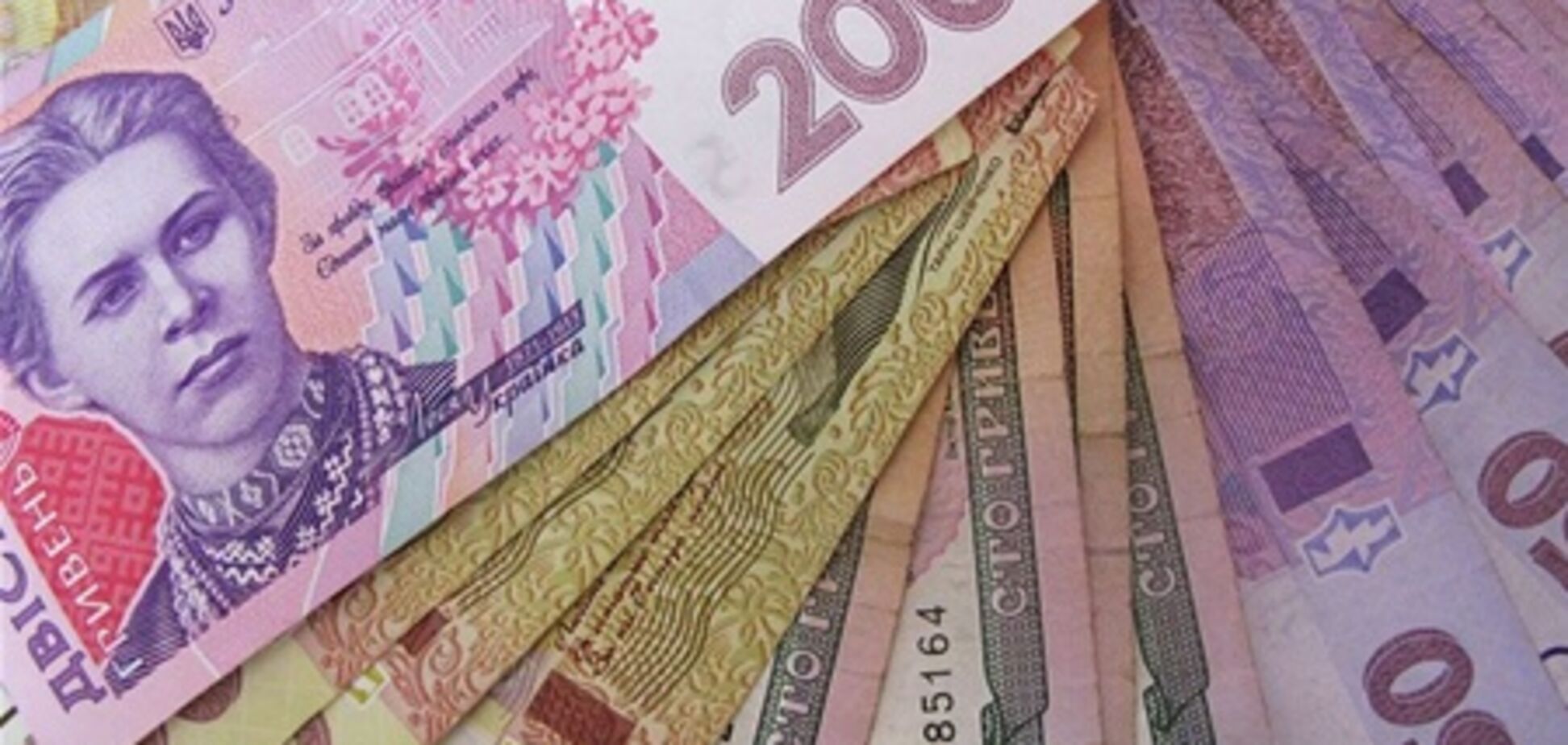Средняя киевская зарплата названа рекордной по Украине