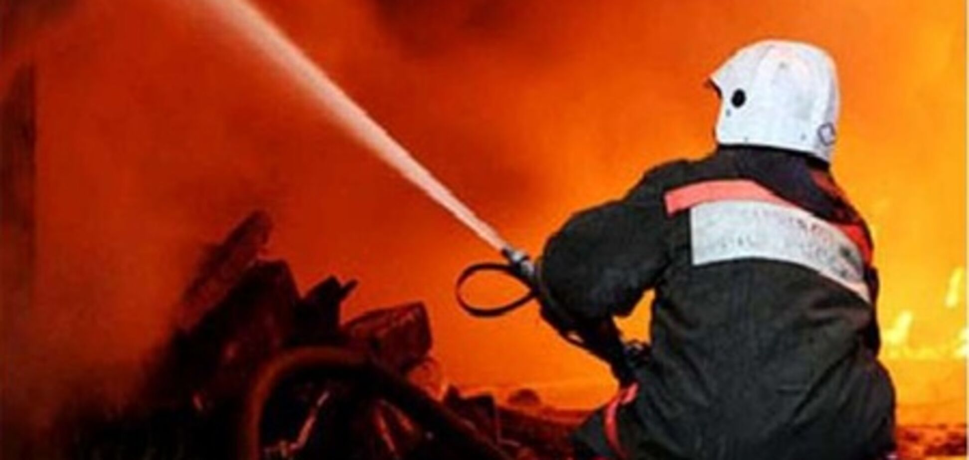 Склад лакокрасочных материалов горел в Луганске