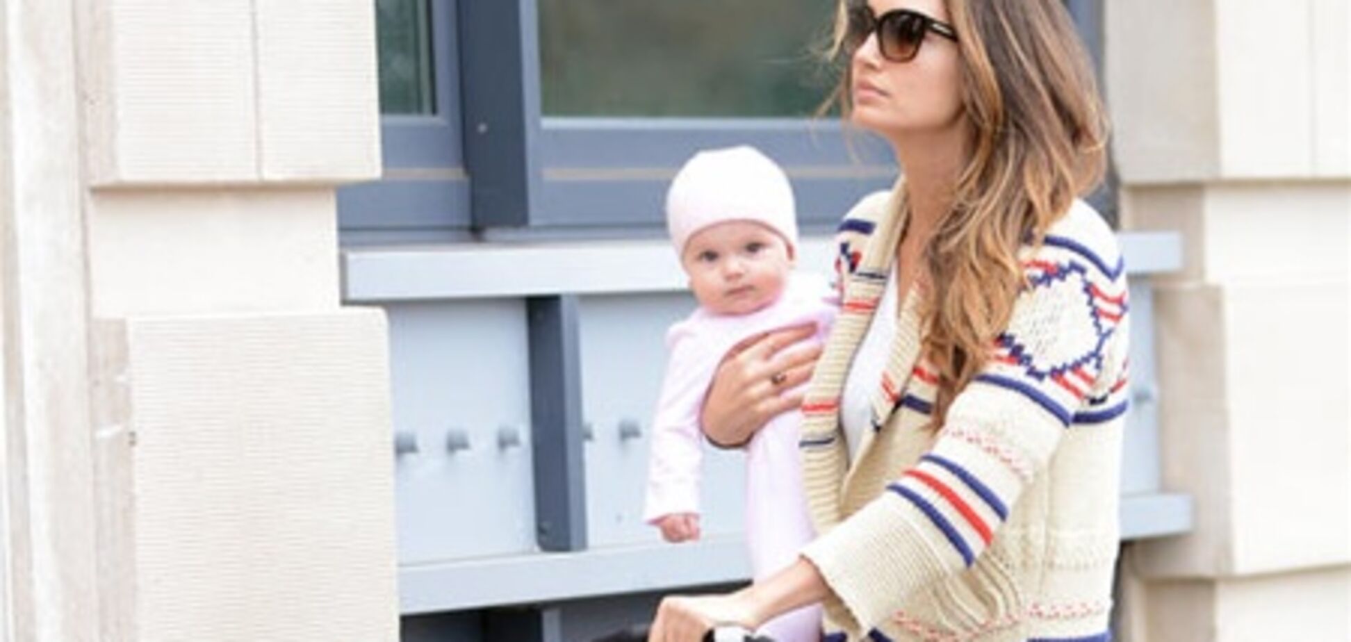 Модель Лили Олдридж показала новорожденную дочь. Фото