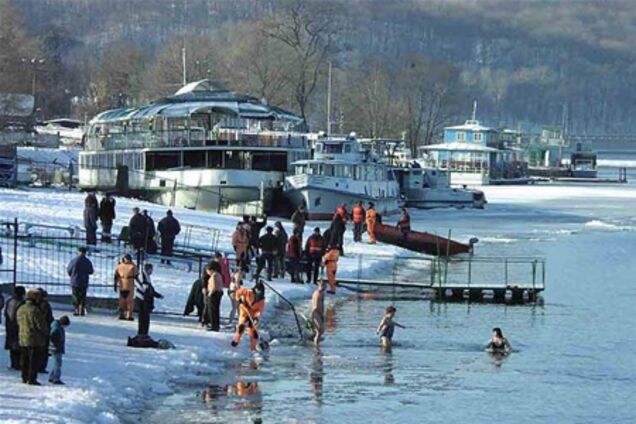 В Гидропарке установят 1,5-метровых снегирей