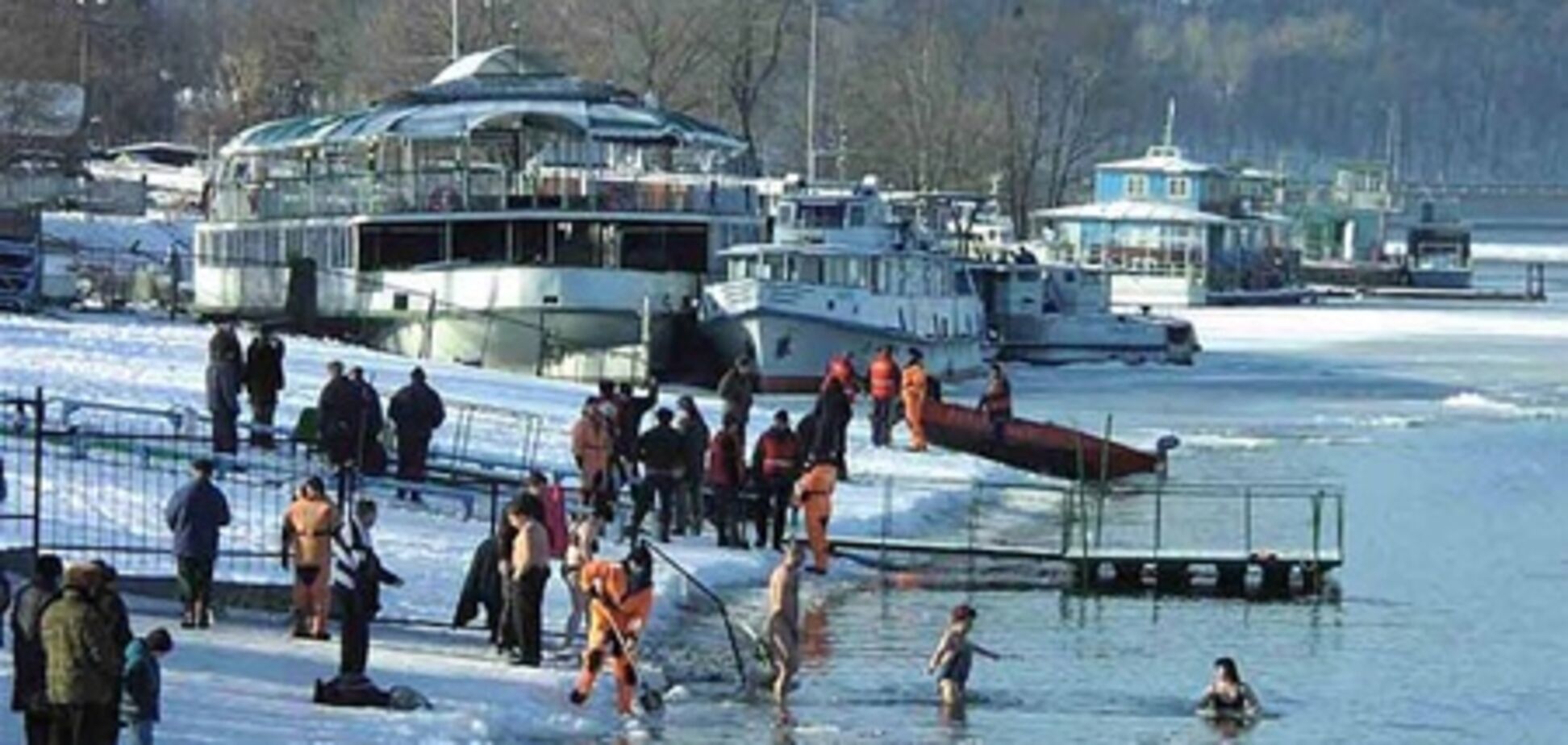 В Гидропарке установят 1,5-метровых снегирей