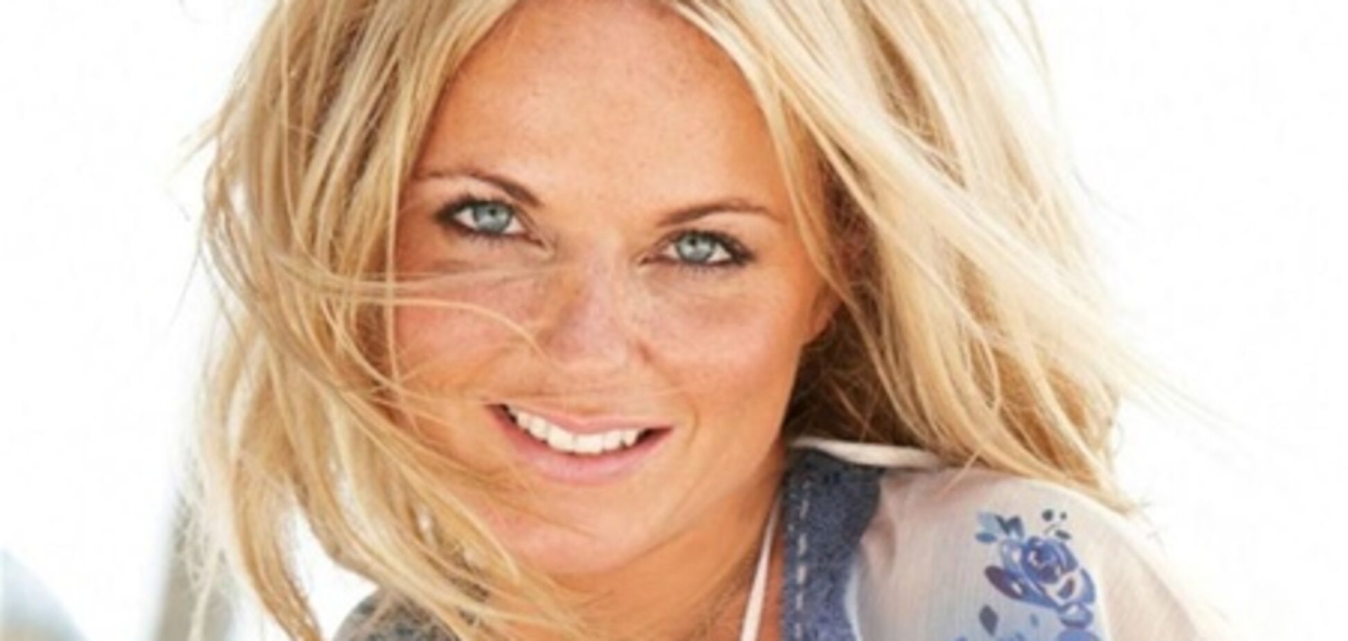 Джери Холливелл записывает песни в нижнем белье. Фото