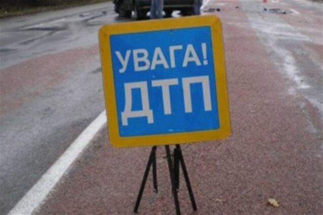 На Донетчине водитель 'Пежо' погиб, врезавшись в дерево