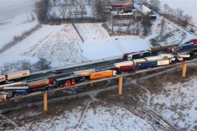 Крупнейшее ДТП в Швеции: 100 машин и 2 км в длину